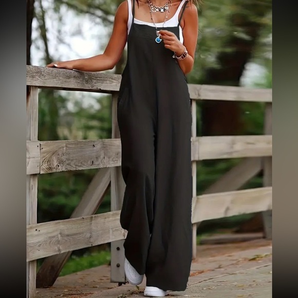 Black wide leg jumpsuit overalls romper - NWT - Picture 2 of 6